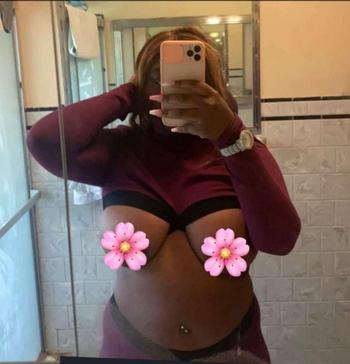 Coco, 23  female escort, York