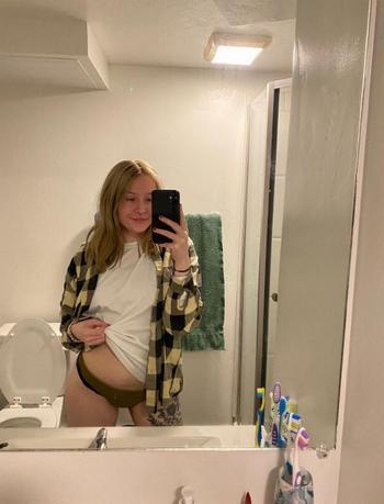 717-750-5948, 26  female escort, York