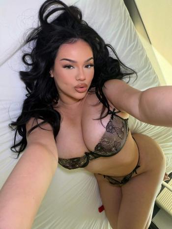 215-200-6601, 23  female escort, York